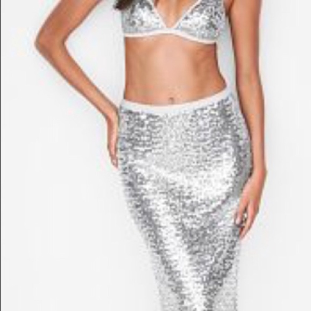 NWOT Victoria’s Secret sequined skirt
